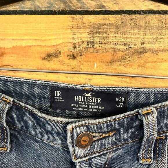 Hollister Distressed Ultra High Rise Mom Jeans Size 30/27 - Picture 9 of 10